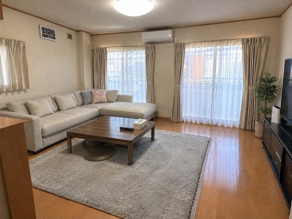 4LDK house in Ino Ward, Osaka - Photo 1