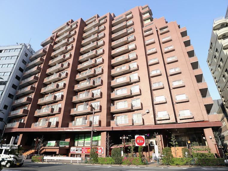 3LDK apartment in Chiyoda Ward, Tokyo - Photo 1