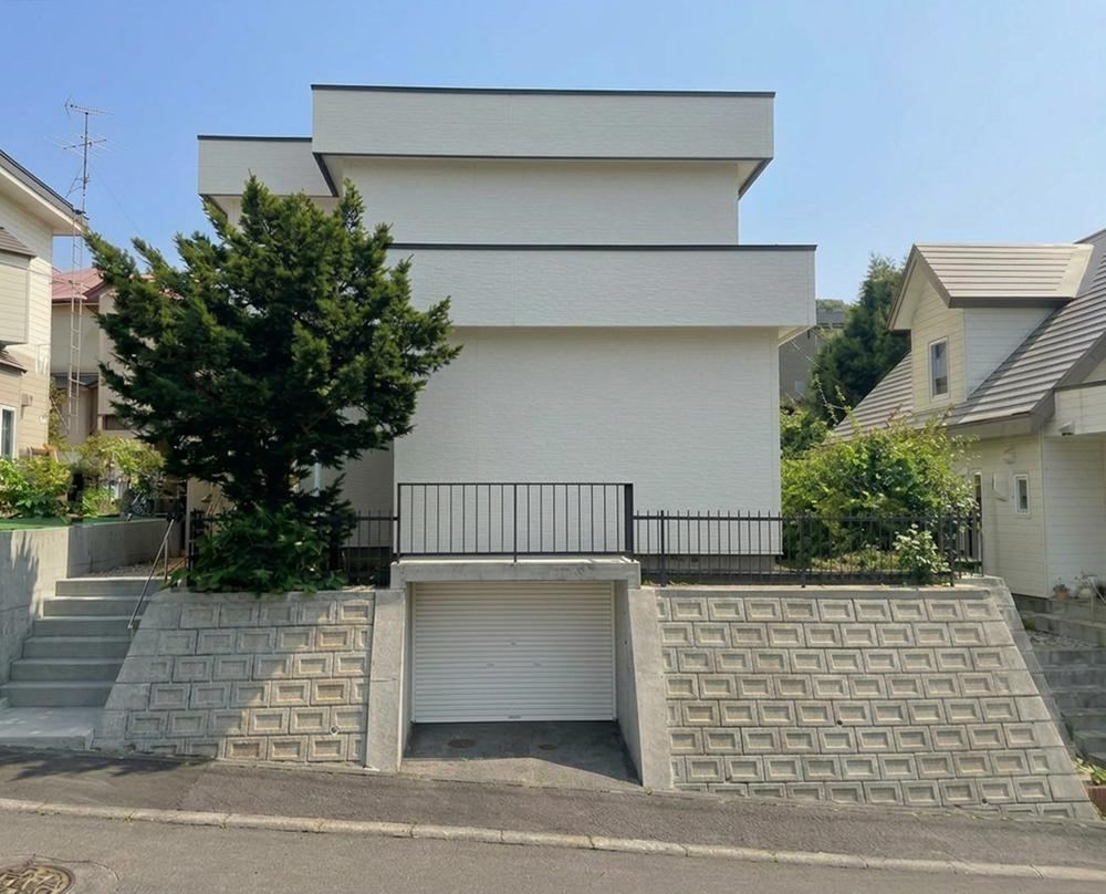 4LDK+S house in Minami Ward, Sapporo, Hokkaido - Photo 1