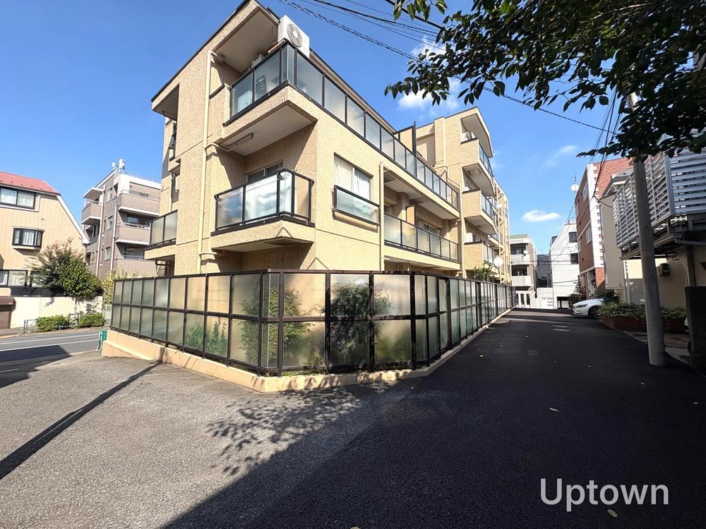 1LDK apartment in Setagaya Ward, Tokyo - Photo 1