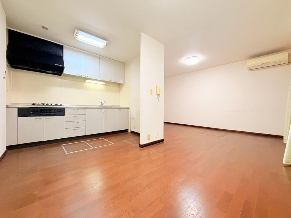 4LDK apartment in Tama, Tokyo - Photo 1