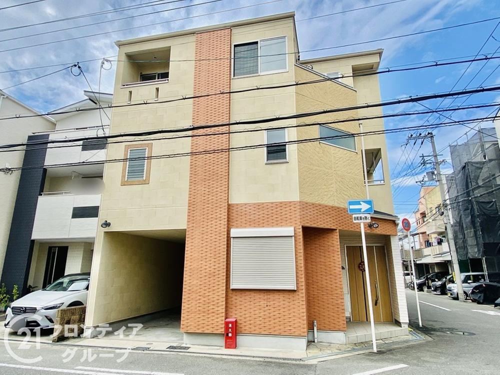 4LDK house in Joto Ward, Osaka - Photo 1