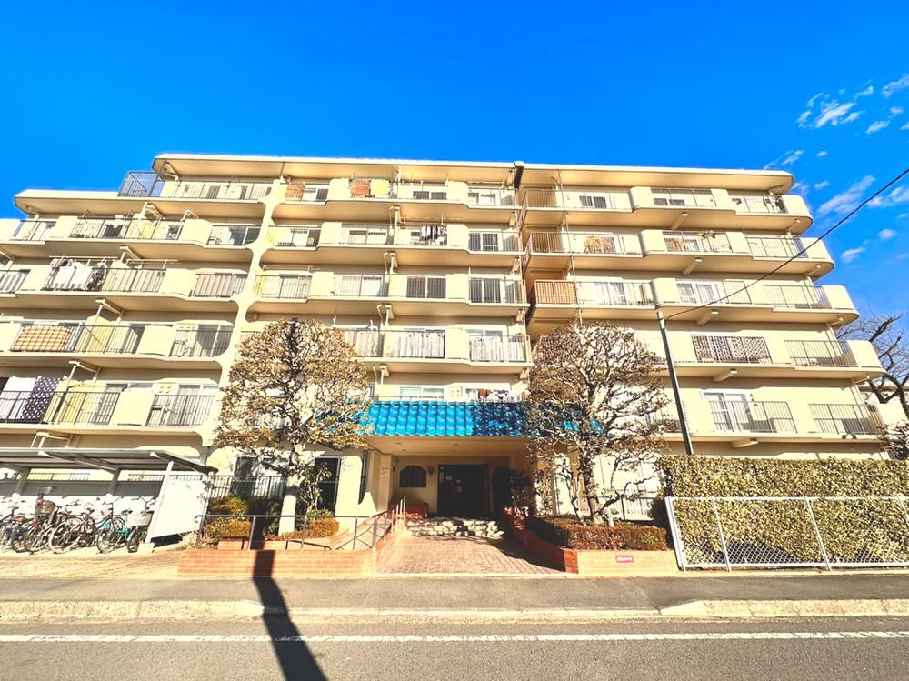 3LDK apartment in Minami Ward, Sagamihara, Kanagawa - Photo 1