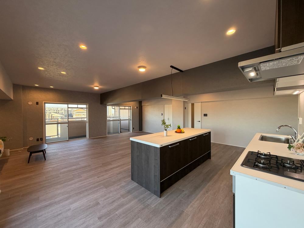 3LDK apartment in Suita, Osaka - Photo 1