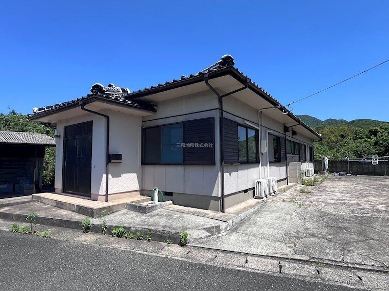 5LDK house in Shimonoseki, Yamaguchi - Photo 1