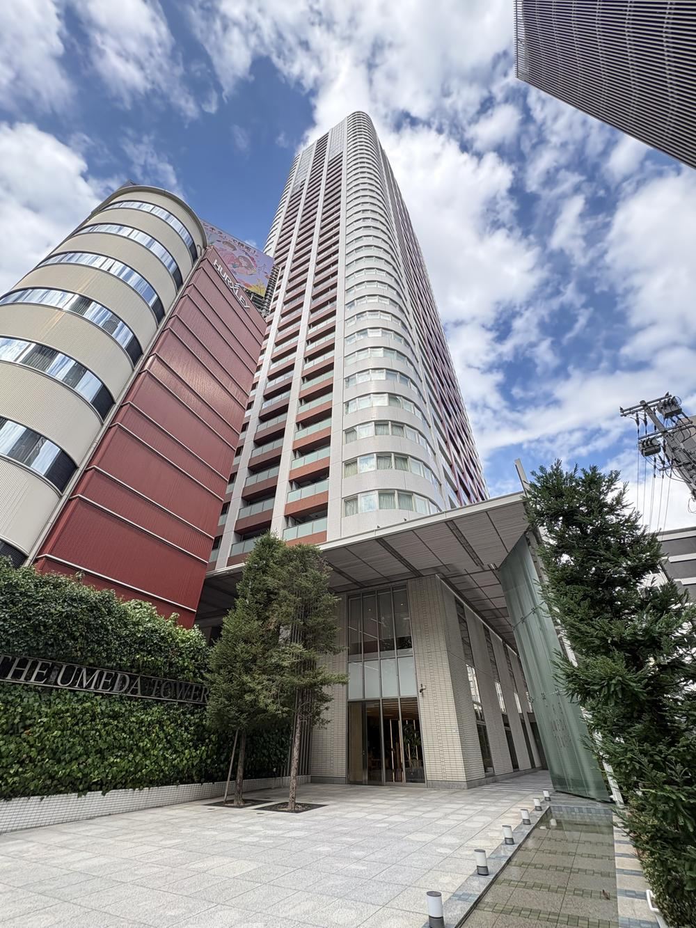 2LDK apartment in Kita Ward, Osaka - Photo 1