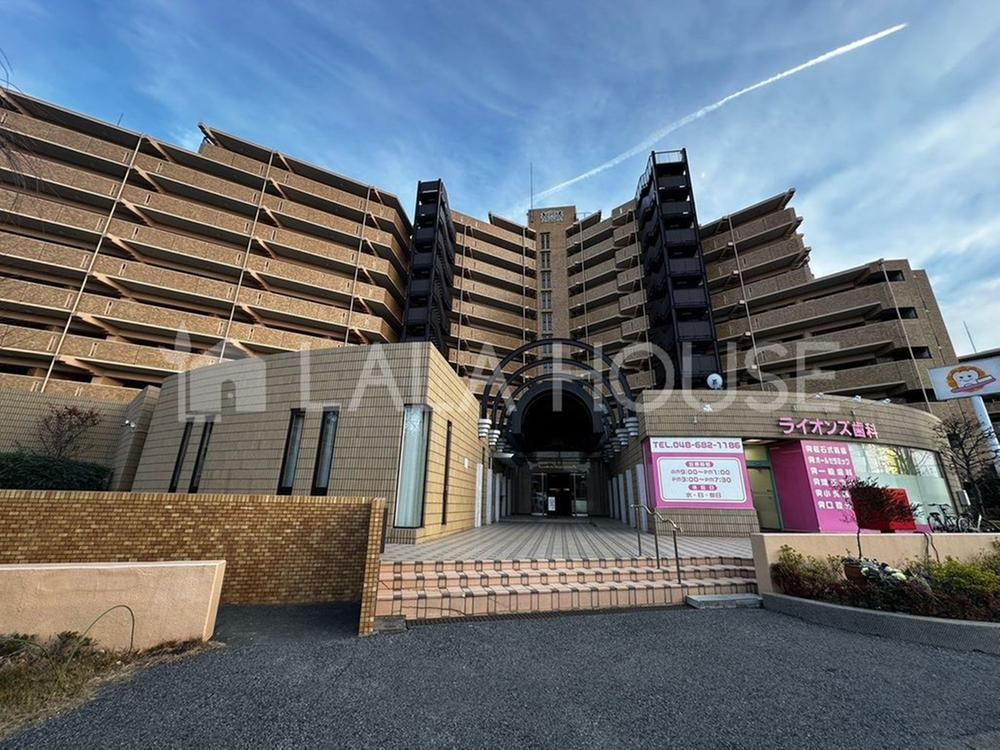 3LDK apartment in Minuma Ward, Saitama - Photo 1