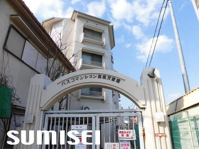 3LDK apartment in Takatsuki, Osaka - Photo 1