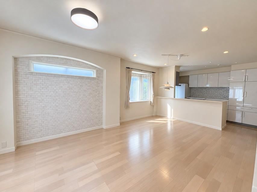 4LDK+S house in Tarumi Ward, Kobe, Hyogo - Photo 1
