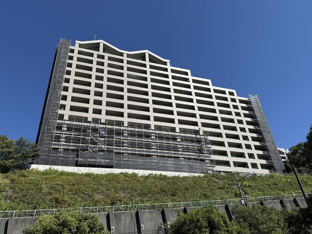 4LDK apartment in Nishi Ward, Hiroshima - Photo 1