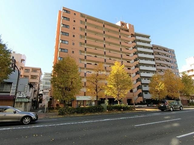2LDK+S apartment in Itabashi Ward, Tokyo - Photo 1