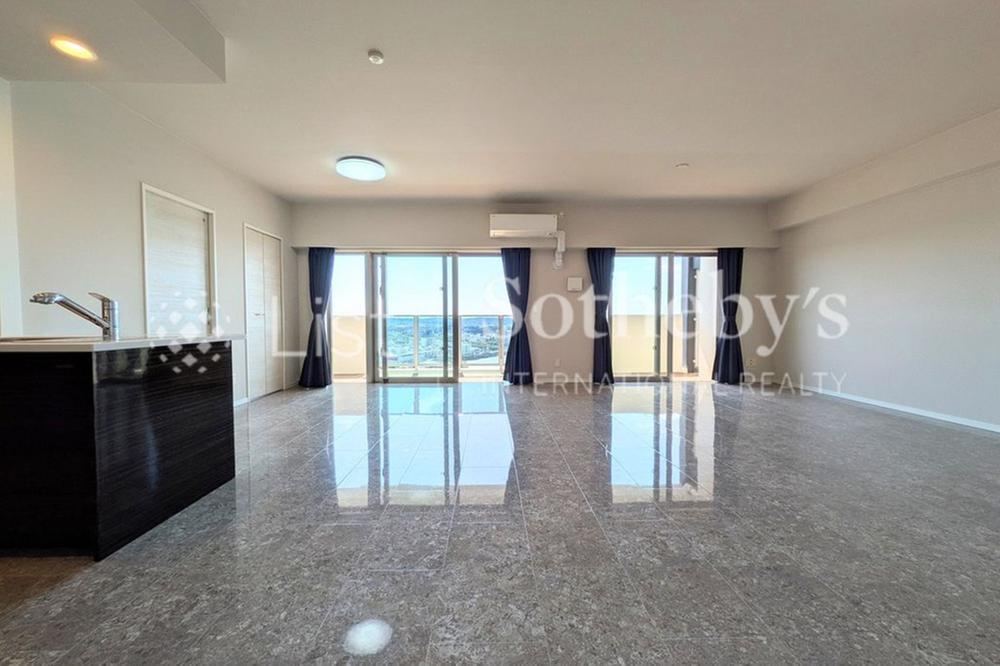 2LDK apartment in Itoman, Okinawa - Photo 1