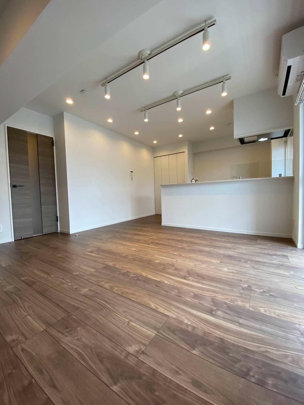 2LDK apartment in Nishi Ward, Osaka - Photo 1