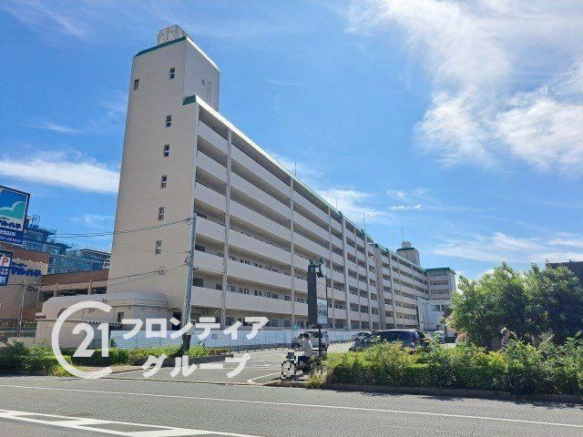 2LDK apartment in Higashiosaka, Osaka - Photo 1