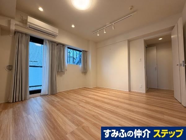 2LDK apartment in Shinjuku Ward, Tokyo - Photo 1