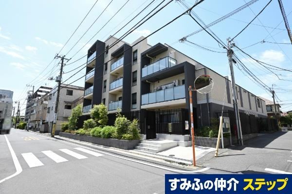 3LDK apartment in Nakano Ward, Tokyo - Photo 1