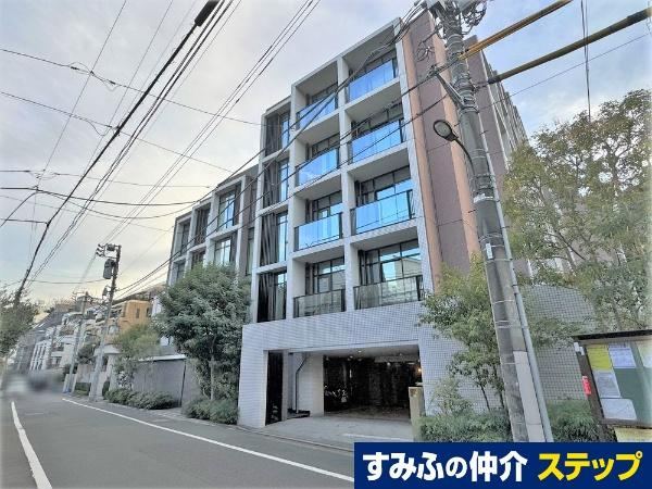 3LDK apartment in Shinjuku Ward, Tokyo - Photo 1