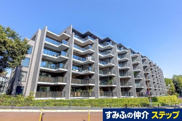 2LDK apartment in Shinjuku Ward, Tokyo - Photo 1