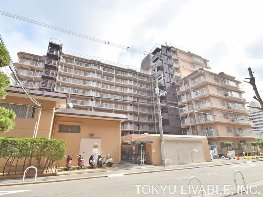 2LDK apartment in Higashiosaka, Osaka - Photo 1
