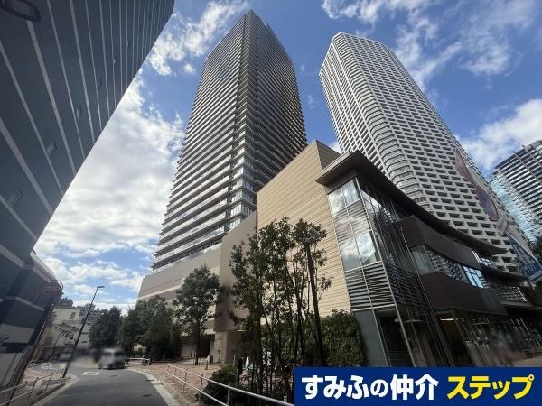 2LDK apartment in Shinjuku Ward, Tokyo - Photo 1