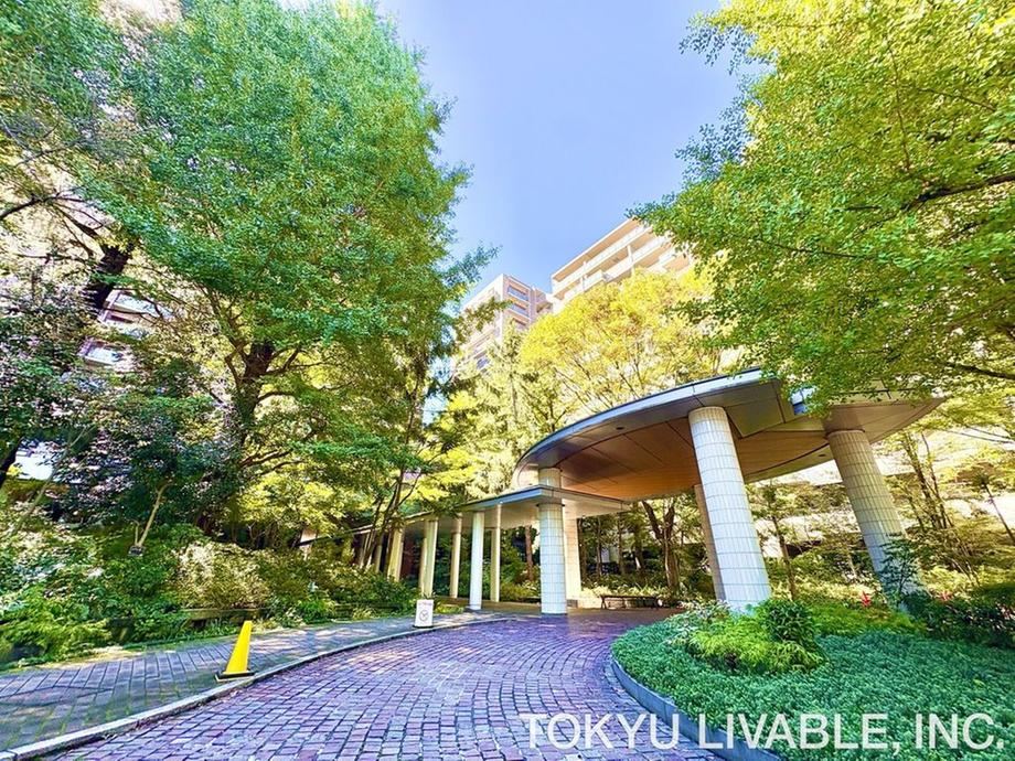 3LDK+S apartment in Setagaya Ward, Tokyo - Photo 1