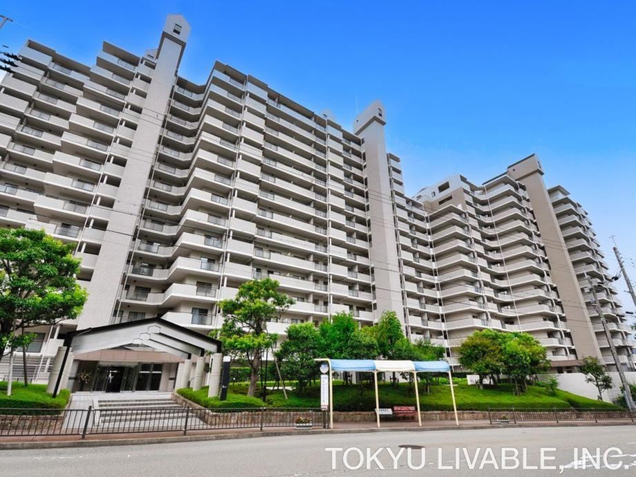 3LDK apartment in Takarazuka, Hyogo - Photo 1