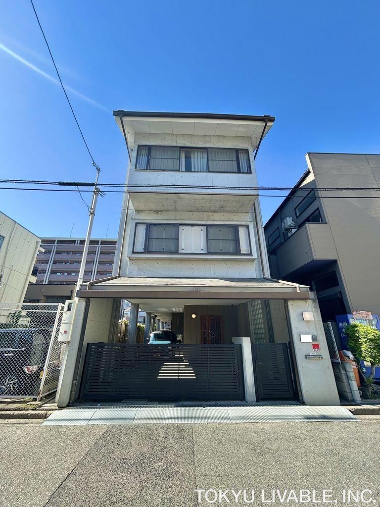 6LDK+S house in Sakai Ward, Sakai, Osaka - Photo 1