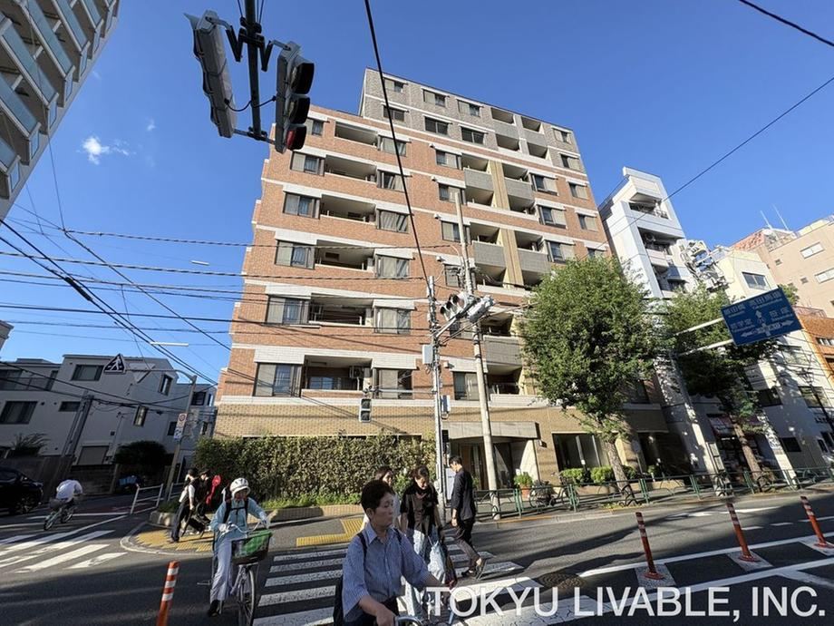 3LDK apartment in Nakano Ward, Tokyo - Photo 1