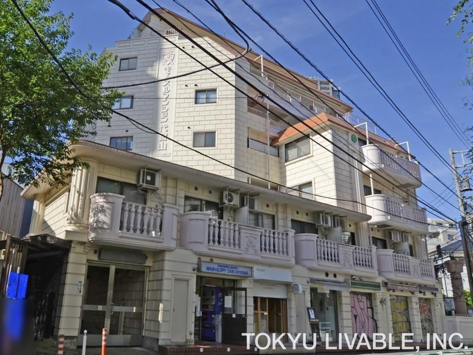 1LDK apartment in Shibuya Ward, Tokyo - Photo 1