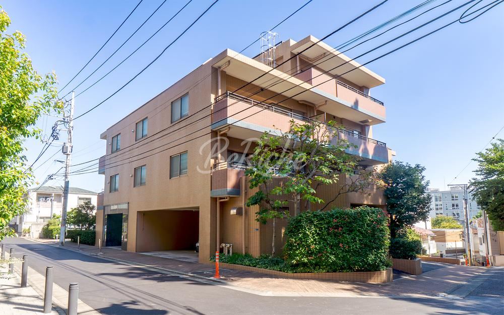 3LDK apartment in Shinagawa Ward, Tokyo - Photo 1