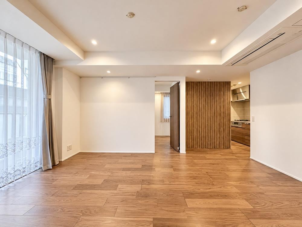 2LDK apartment in Chiyoda Ward, Tokyo - Photo 1