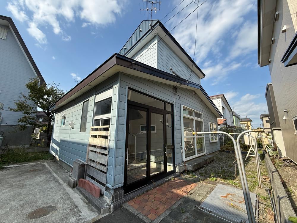 190 m² land in Kita Ward, Sapporo, Hokkaido - Photo 1