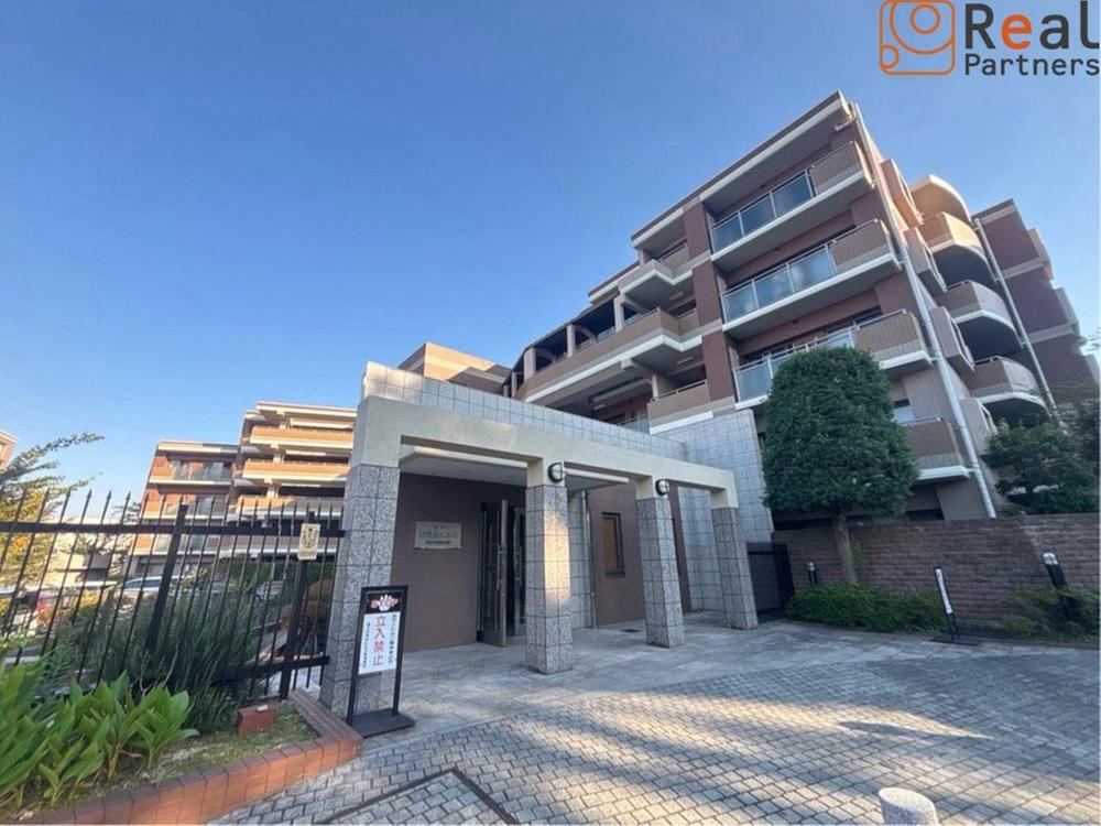 4LDK apartment in Isogo Ward, Yokohama, Kanagawa - Photo 1