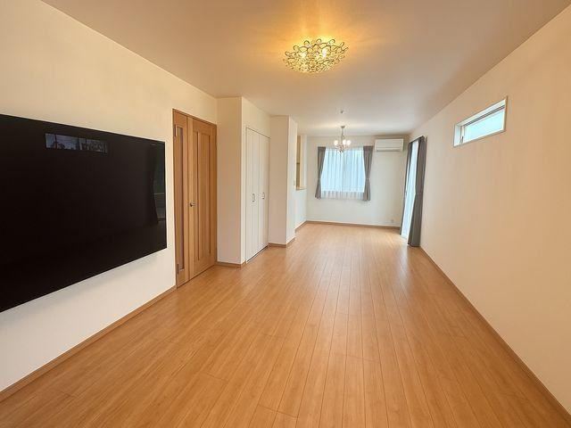 4LDK house in Meguro Ward, Tokyo - Photo 1