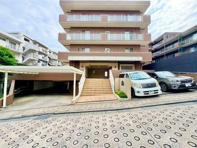 3LDK+S apartment in Tsurumi Ward, Yokohama, Kanagawa - Photo 1