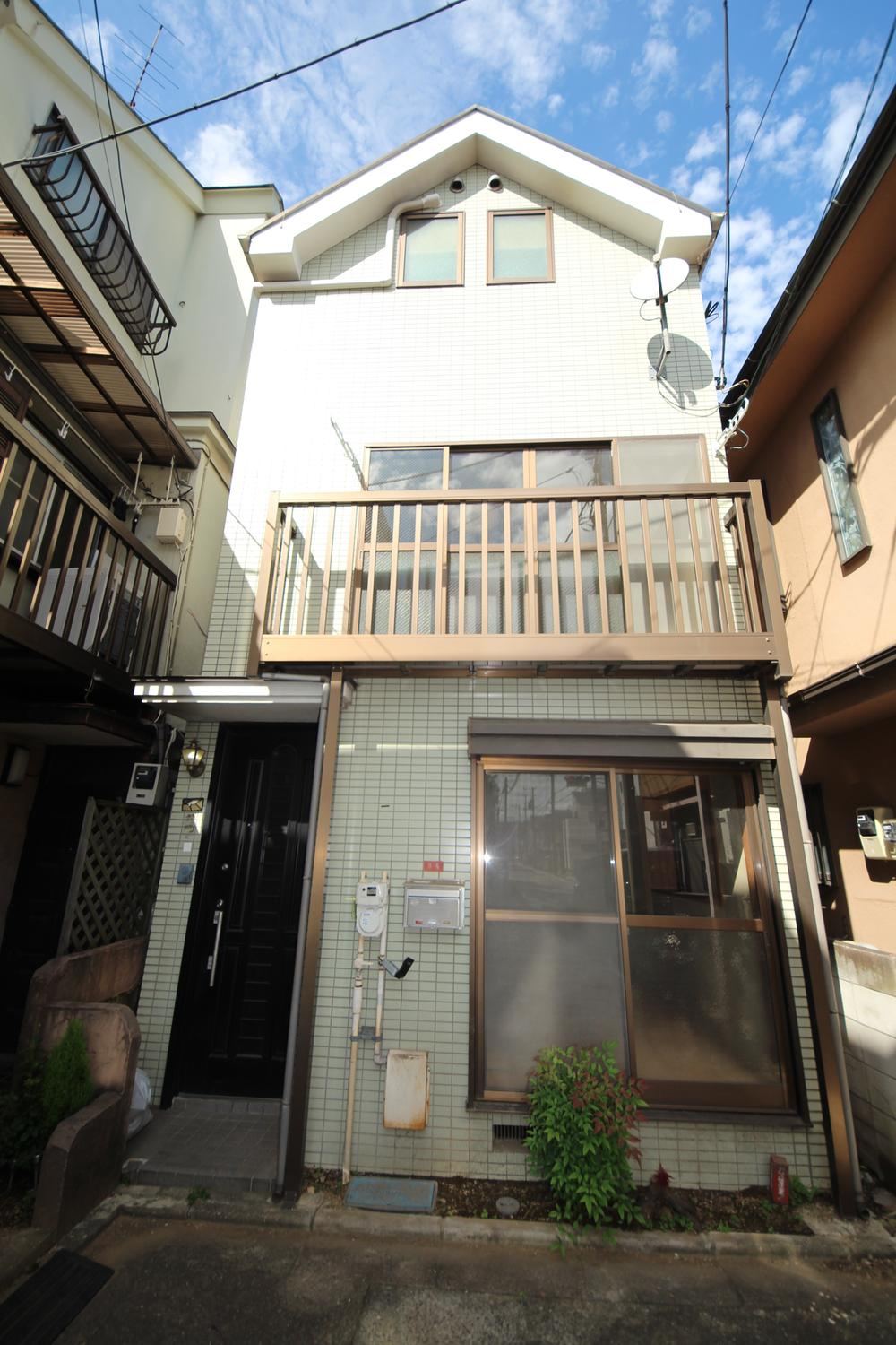 2DK house in Suginami Ward, Tokyo - Photo 1
