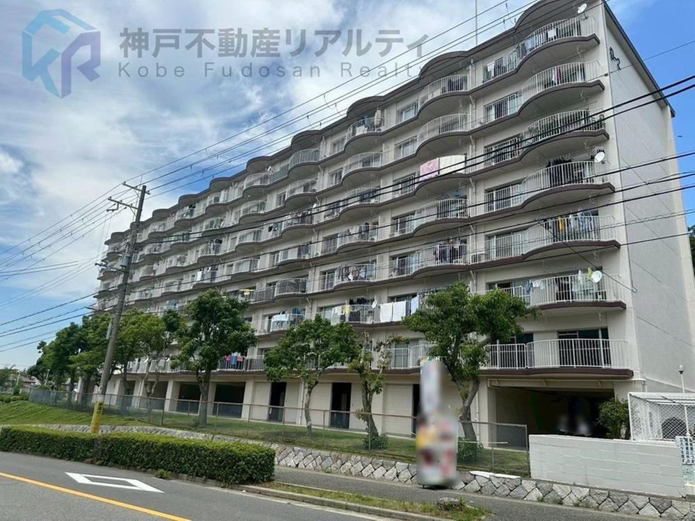 3LDK apartment in Suma Ward, Kobe, Hyogo - Photo 1