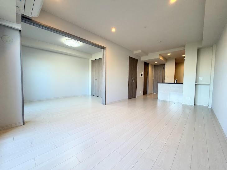 2LDK apartment in Kita Ward, Osaka - Photo 1