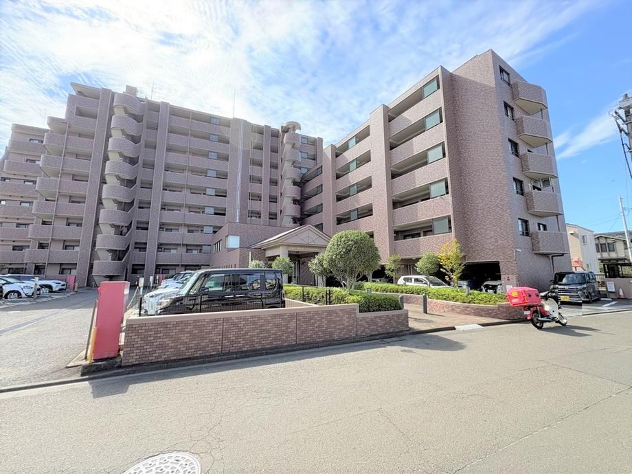 2LDK+S apartment in Miyagino Ward, Sendai, Miyagi - Photo 1