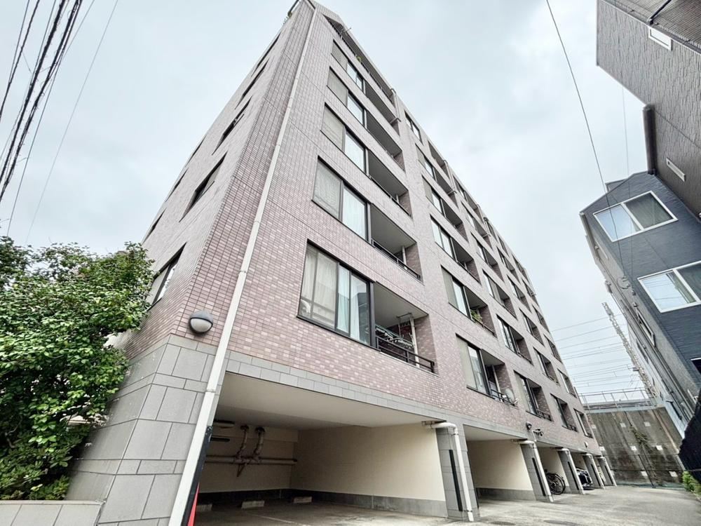 2LDK+S apartment in Ota Ward, Tokyo - Photo 1