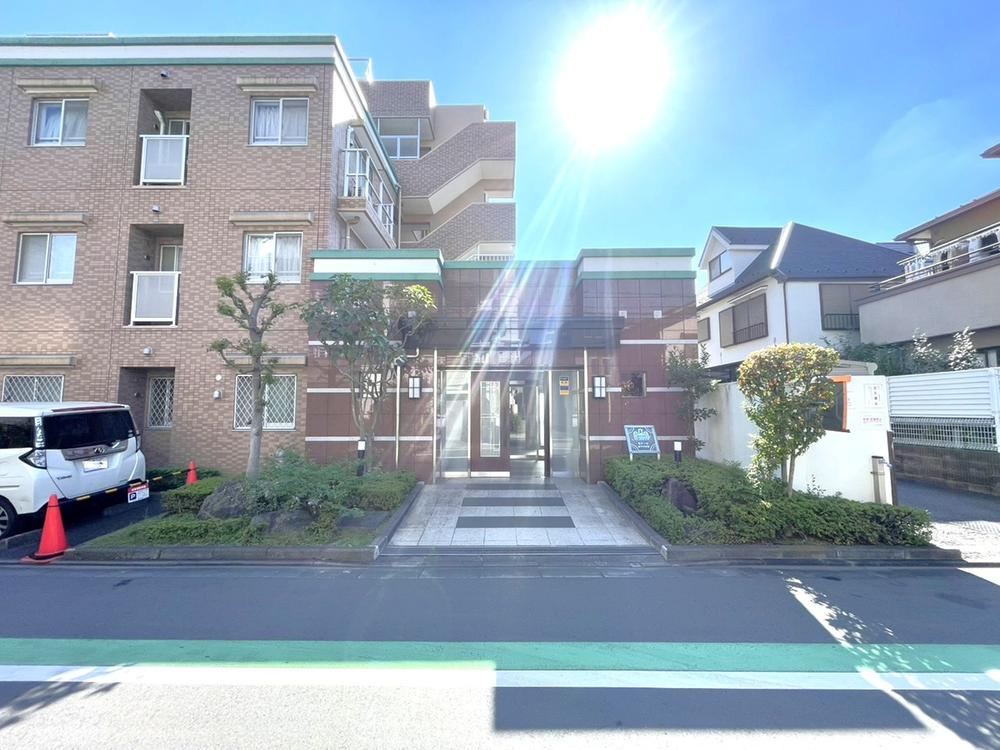 3LDK apartment in Fuchu, Tokyo - Photo 1