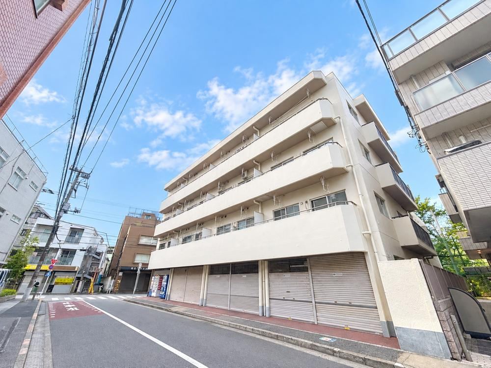 2LDK apartment in Shinagawa Ward, Tokyo - Photo 1