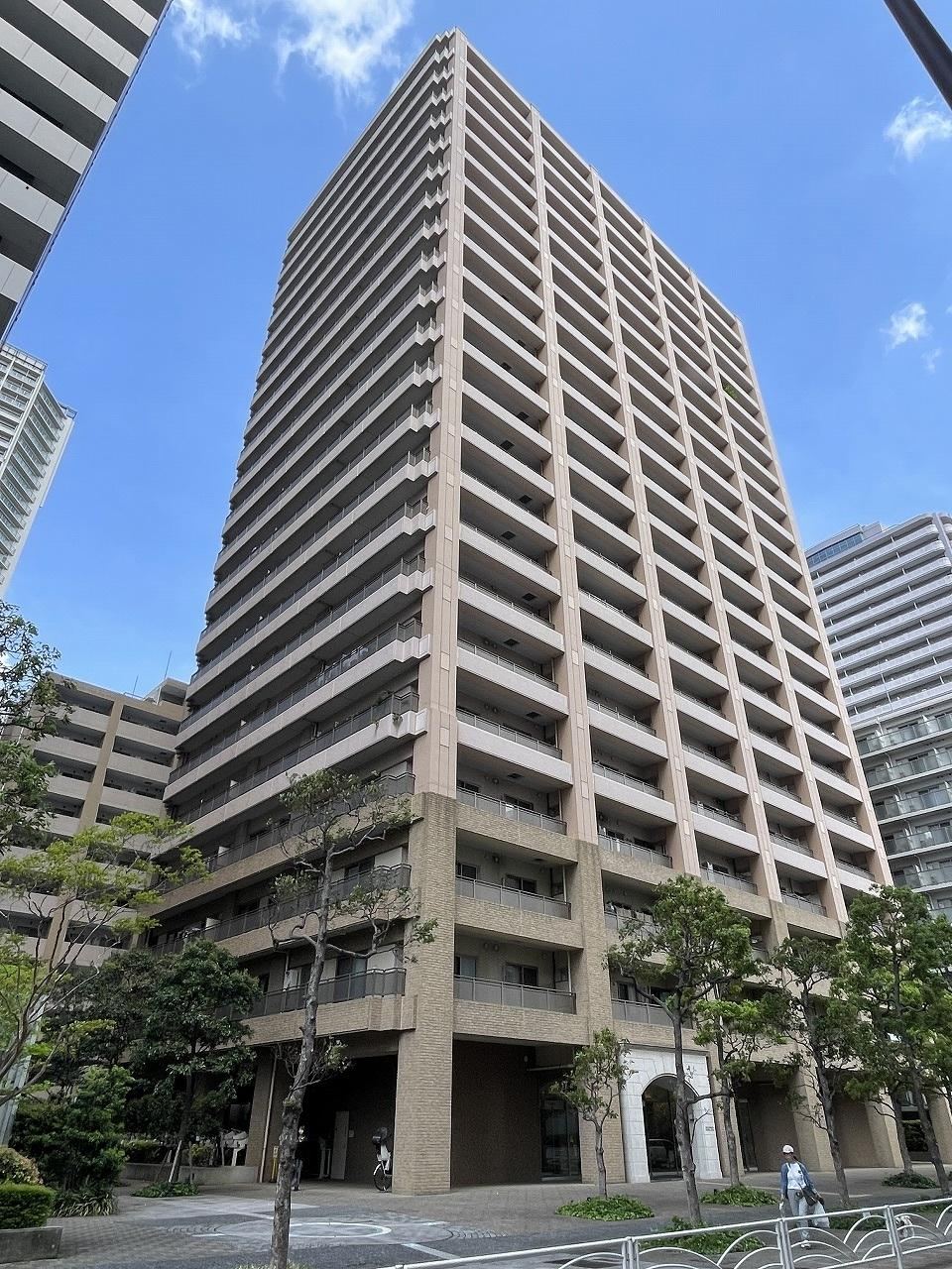 2LDK apartment in Minato Ward, Tokyo - Photo 1