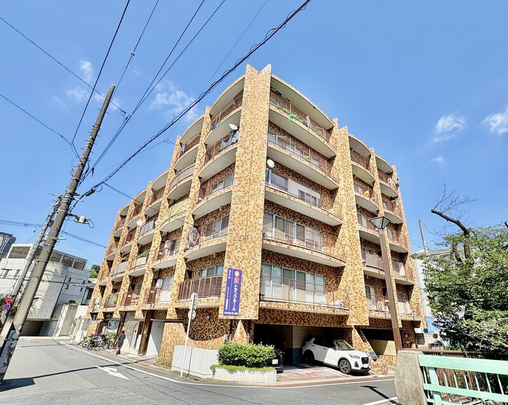 1LDK apartment in Meguro Ward, Tokyo - Photo 1