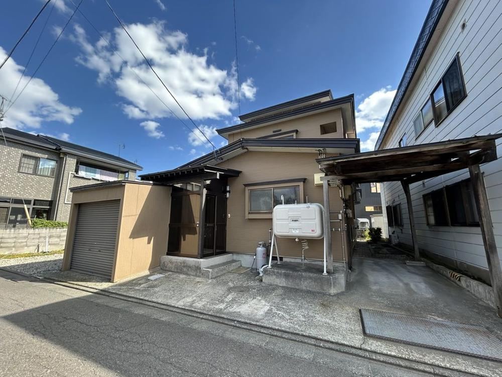 5LDK house in Aomori, Aomori - Photo 1
