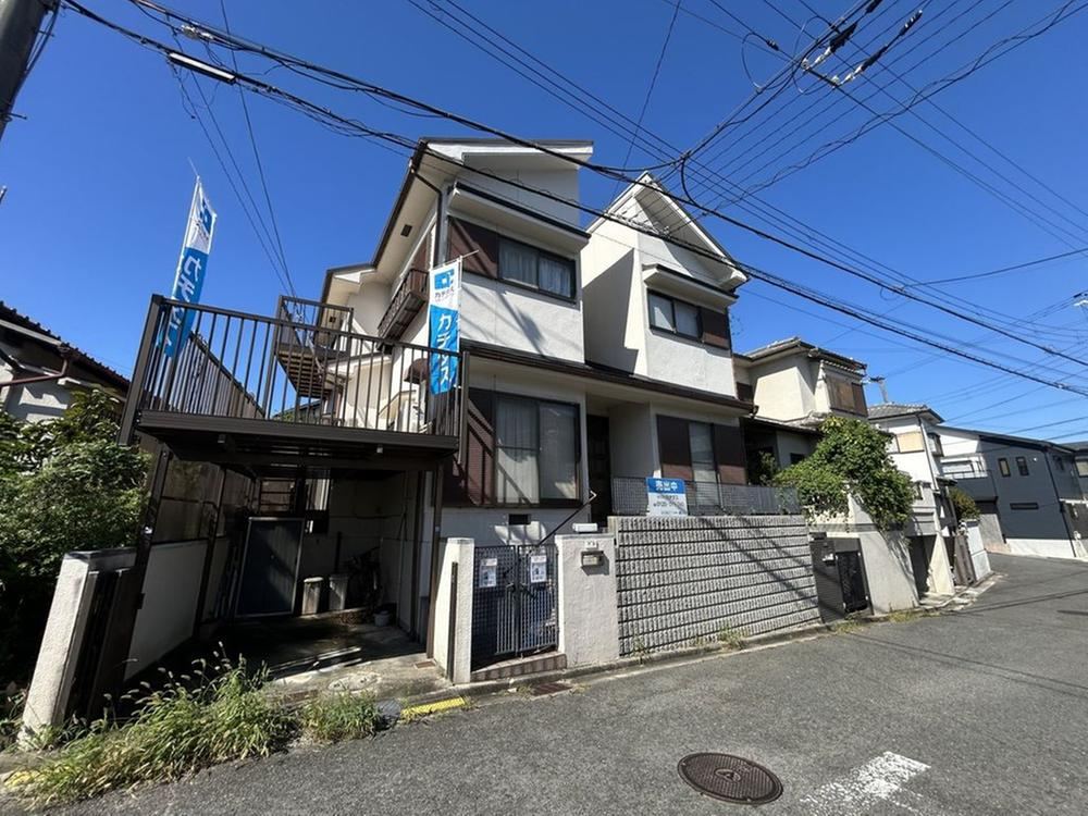 4LDK house in Habikino, Osaka - Photo 1
