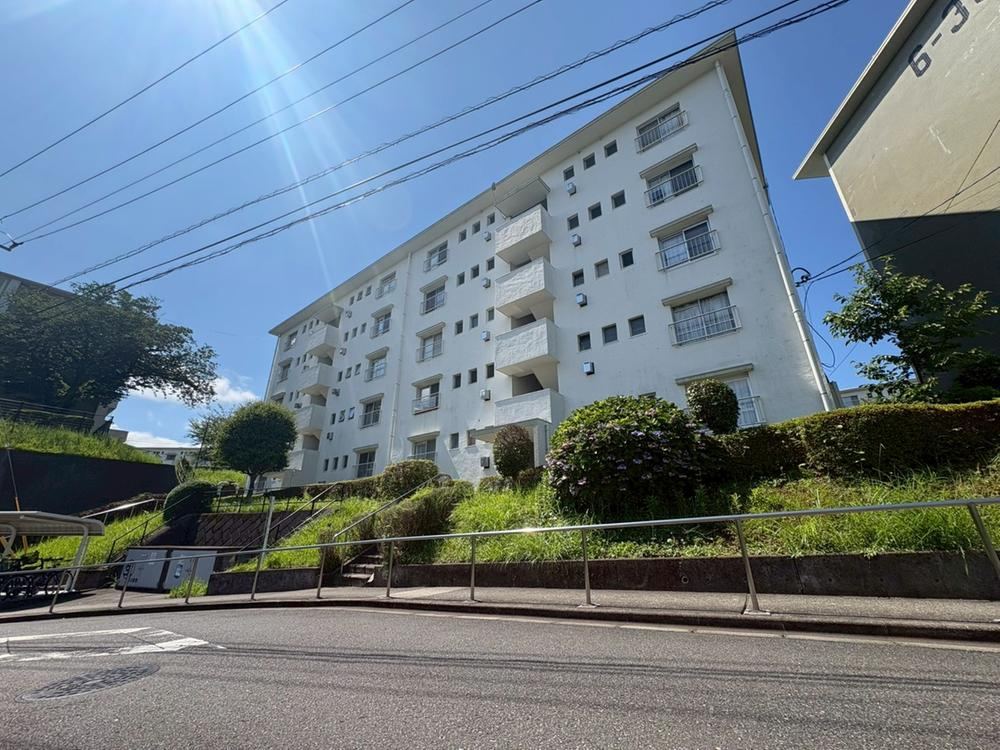2DK apartment in Isogo Ward, Yokohama, Kanagawa - Photo 1