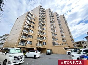 3LDK+S apartment in Nishi Ward