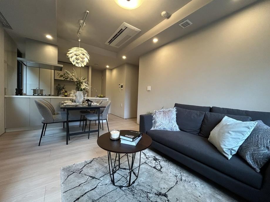 2LDK apartment in Minato Ward, Tokyo - Photo 1