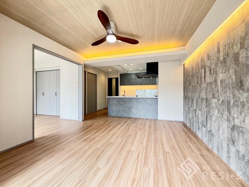 2LDK apartment in Kita Ward, Osaka - Photo 1